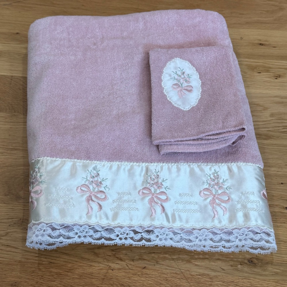 VTG New‎ Saturday Knight Royal Collection Bluch Pink Rose Lace Floral Towel Set